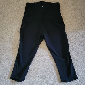 Lululemon - Cropped Leggings